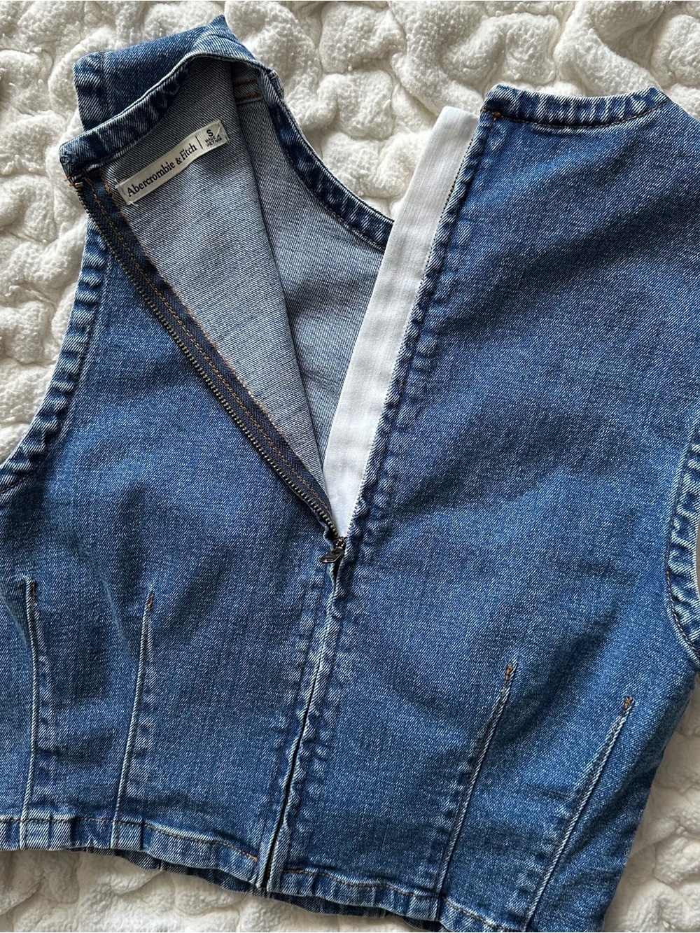 Abercrombie & Fitch Denim Shell Tank Crop Top, Size Small - Picture 4 of 5